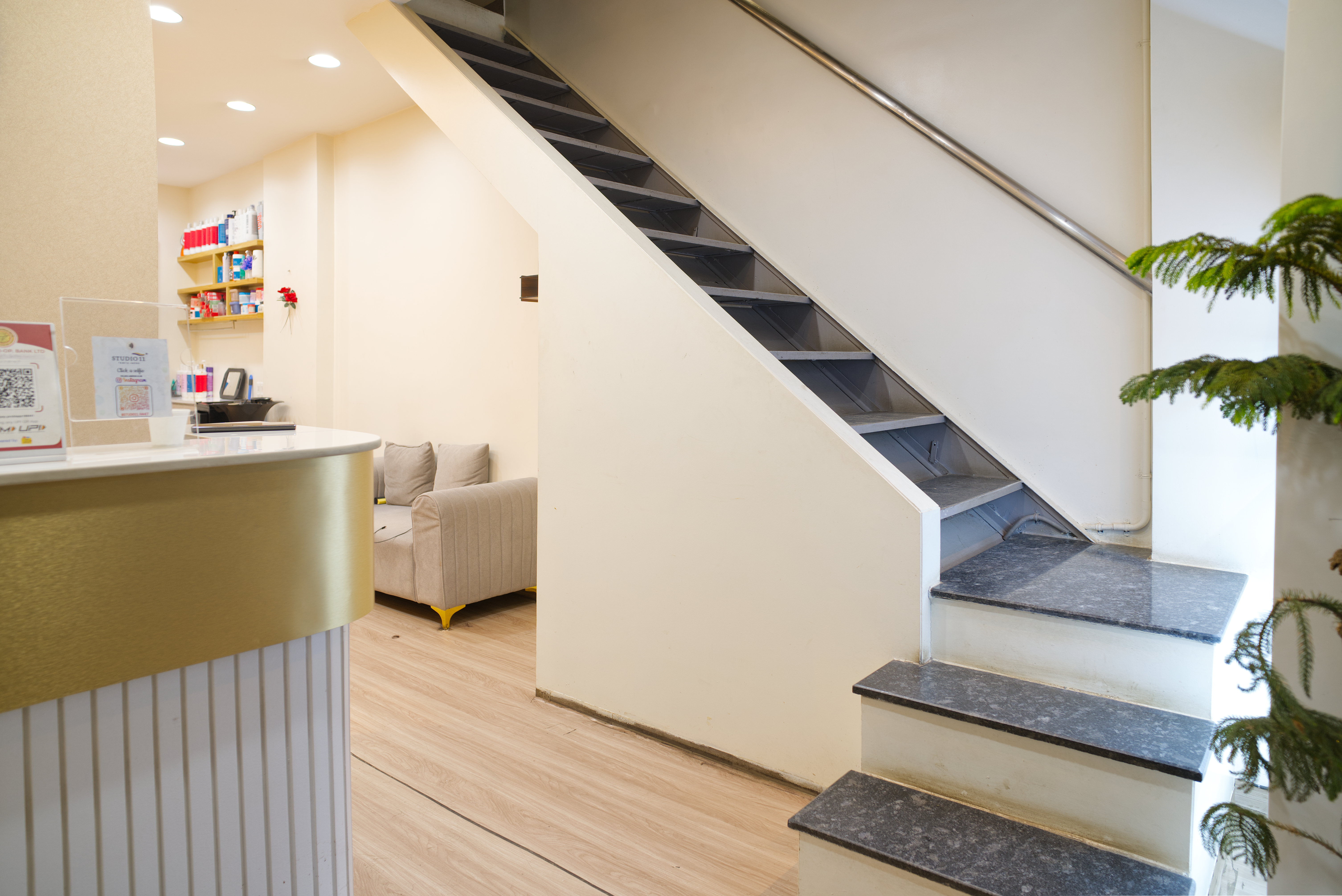 Apricot Salon — Reception and entrance with staircase